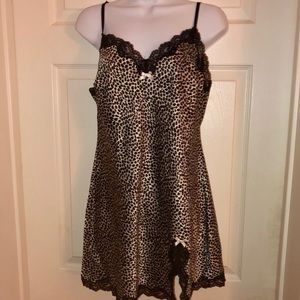 🔴 Victoria’s Secret Cheetah Satin Slip Nightie